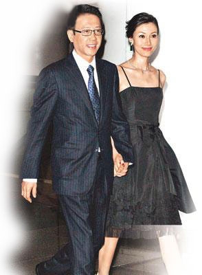 李嘉欣許晉亨亮相婚禮貼身裙亮相證未孕(圖)